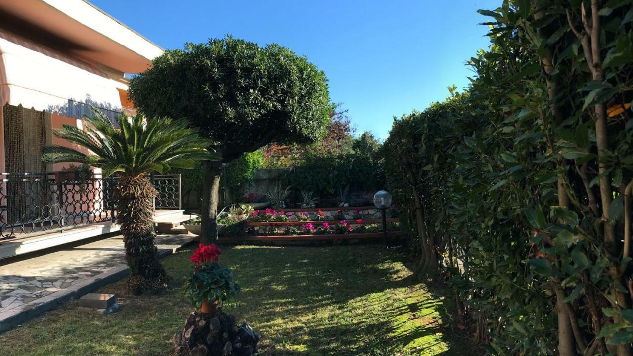 Villa Chiara Affitta Camere Carrara Exterior foto